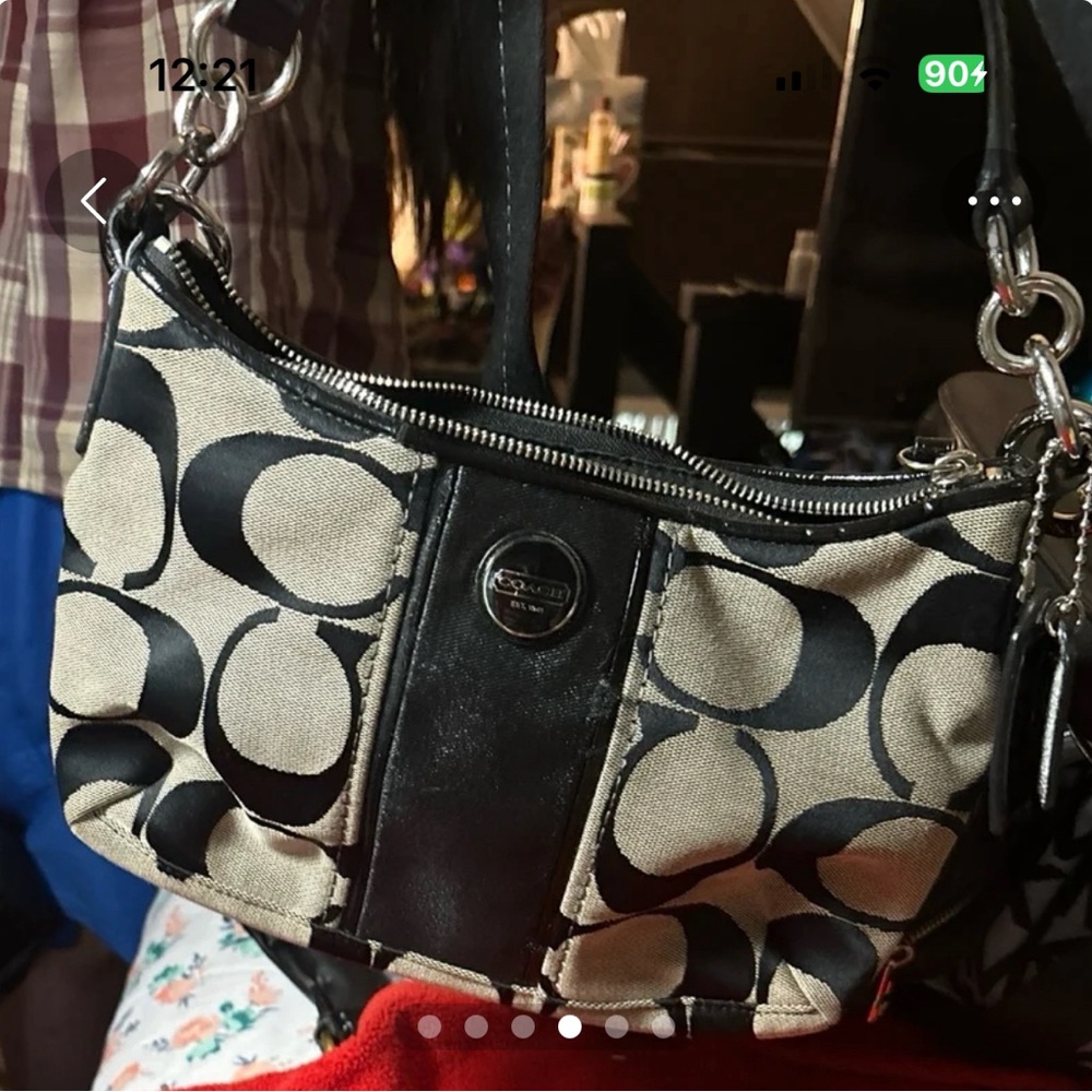 Coach small bag with shoulder strap very good condition